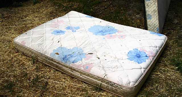 7 Signs Your Mattress Is Making You Sick
